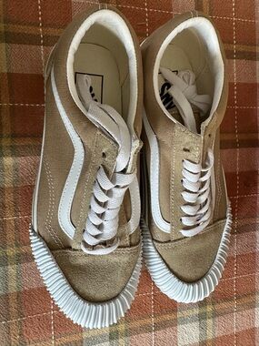 Vans Old Skool Incense/Tan Skate Shoes - Beige and White Brand new never worn